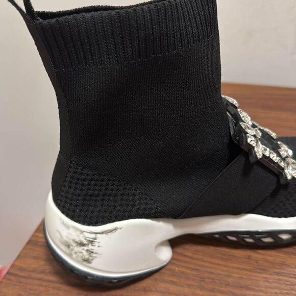 Fashionable Mesh & Neoprene Black Sneaker with Crystal Embellished Buckle. - Picture 5 of 9